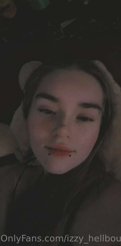 izzy_hellbourne image #1
