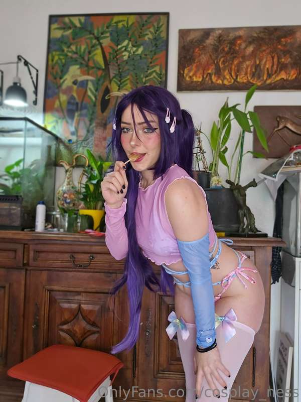 Do you have any candies for me...? 🍭🍬
//
Est ce que tu as de..