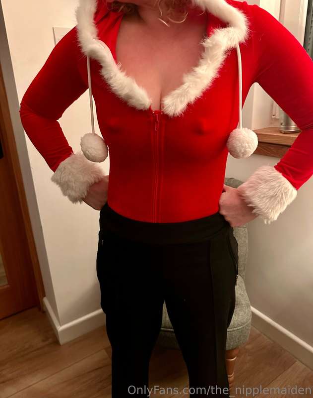 NAUGHTY SANTA:  Hey darlings. Got a lovely velvet Santa outf..