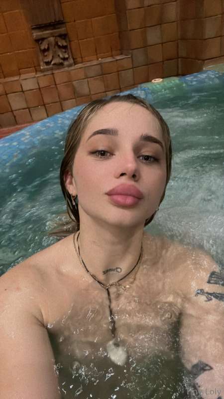 Chilling in jacuzzi...🥰😮‍💨😌