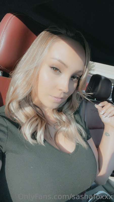 Mondays Suck 😩 But so do I 😈 DMS open I will be here all day..