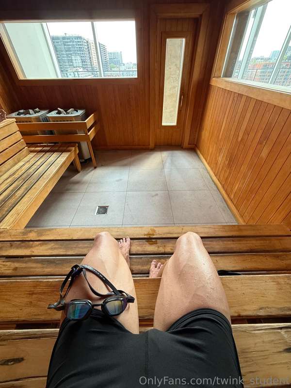 Join me in the sauna?😈