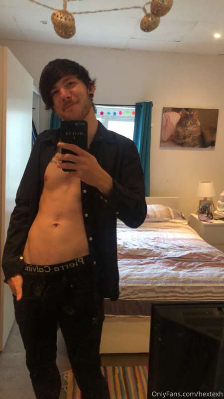 Felt cute. 
My phone is ass honestly can’t wait to upgrade.