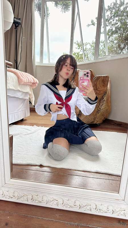 arisepeachy photo