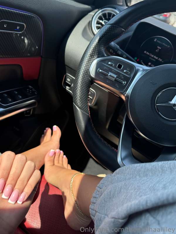 👣 
