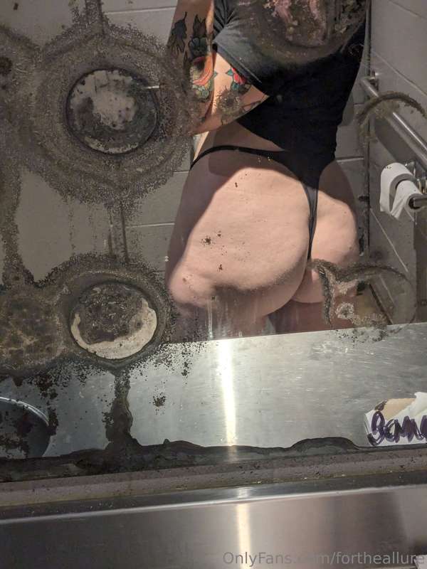 Butt pics butt pics butt pics (and hips) 🤭🤗