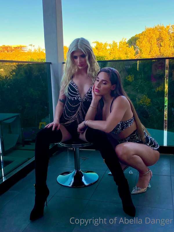 Foto 266 de Abella Danger en Tocromo