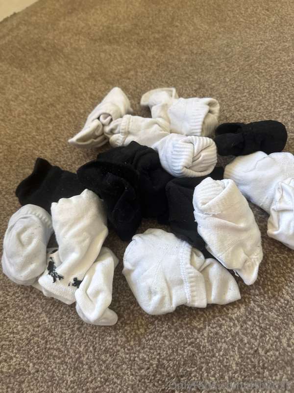 ‼️ SALE ‼️ALL OF THESE TRAINER SOCKS ARE HALF PRICE!!!1 day ..