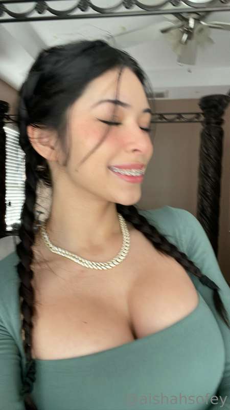 Aishah Sofey 在 Tocromo 的第 694 張照片