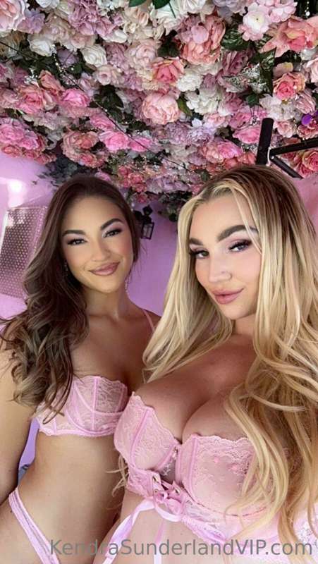 Photo 191 of Kendra Sunderland on Tocromo
