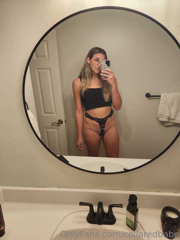 collaredbabe image #0