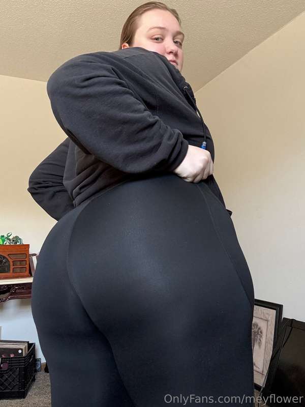 Leggings are my fav type of pants 