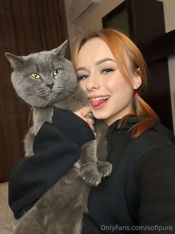 A man who is strong and independent is a real cat 😏