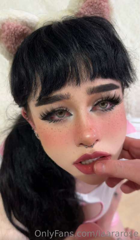 laararose photo
