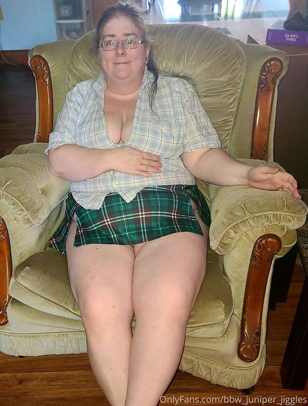 Some sexy pictures of me sucking on my own tits! 😍I just lov..