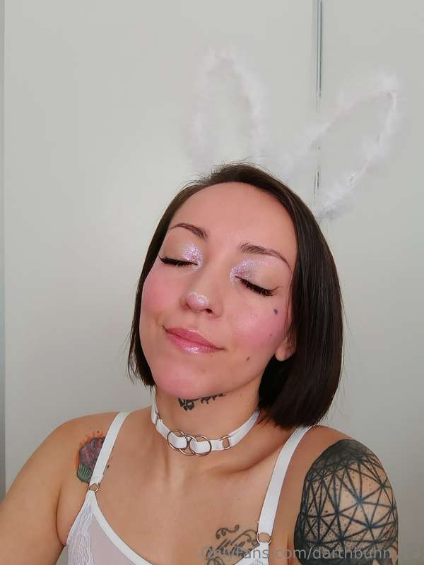 # Follow the white rabbit 🐇