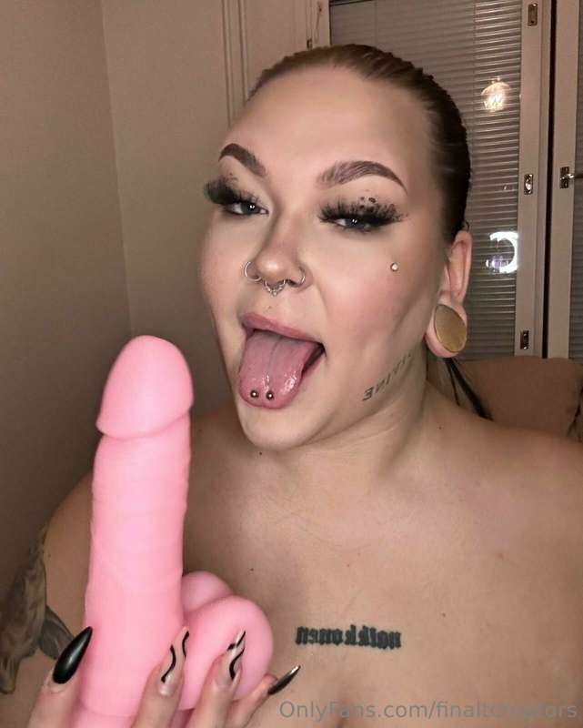 #AD
Olisitko valmis hyppäämään @unholiness sivujen armoille?..