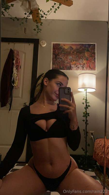 Hiiii babes🤭