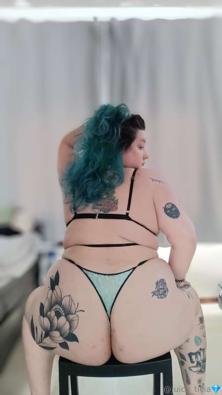 Would you let me sit on your face honey? 🍑😈Please remember I..