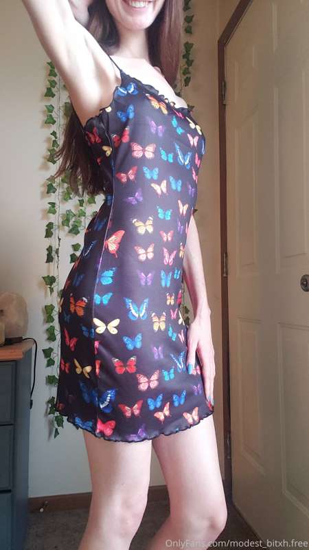 Do you like my new dress? 🥰