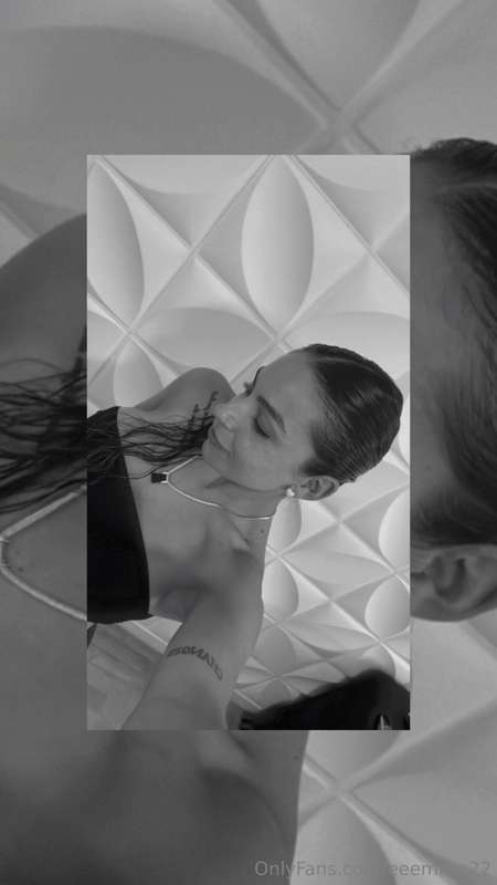 e.mily22 image #0