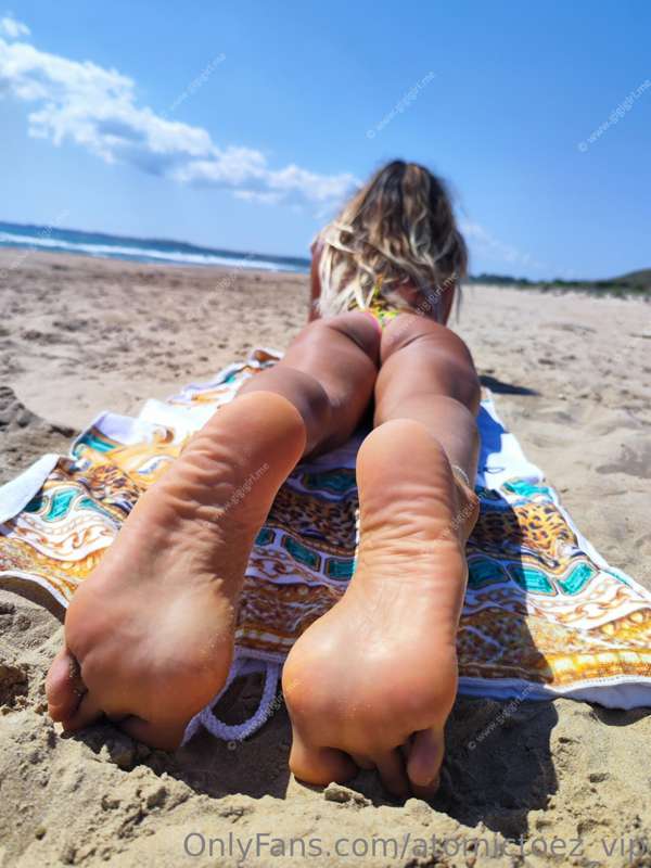 Be honest, you can't get enough of my bikini soles 😏🌞👙

SWIP..