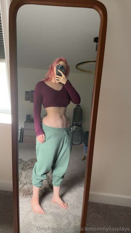 musclemommycosplays photo