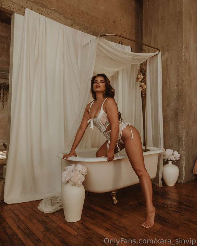 Bow down to your one and only queen 