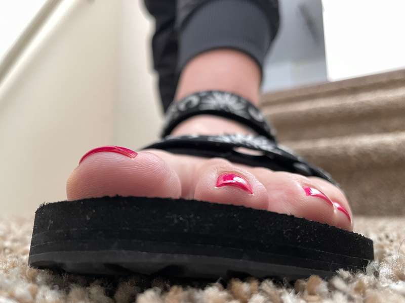 Coming for you in my tevas😈😈
Not sure if I should just strai..
