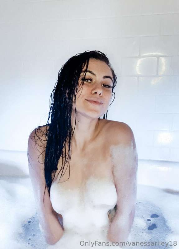 vanessariley18