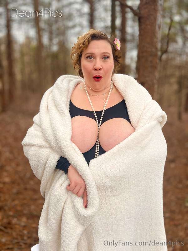Photo shoot with Micky Rose - Check our her OnlyFans! @u8997..