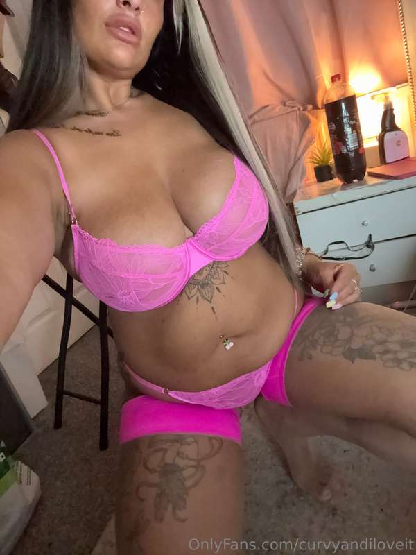 curvyandiloveit