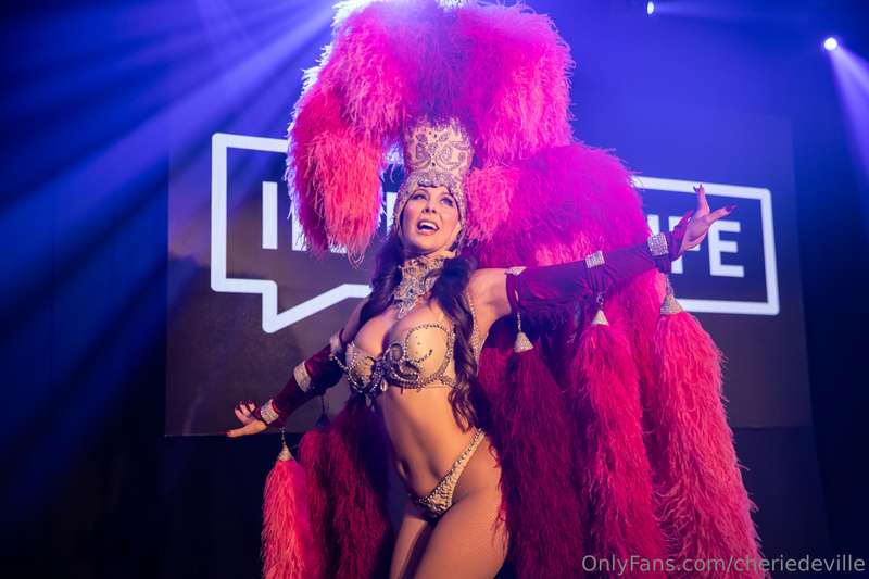 Photo 591 de Cherie DeVille sur Tocromo