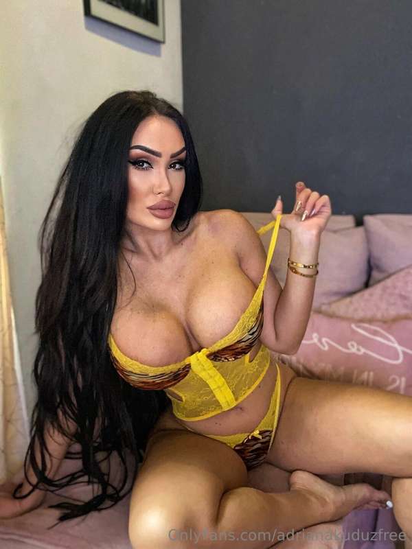 I'm waiting for you on my paid profile 😊🫣