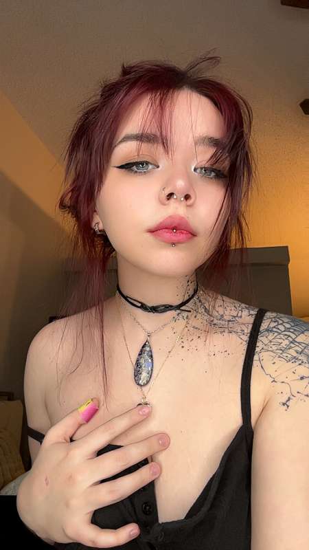 you comin to my live tn? ☺️
