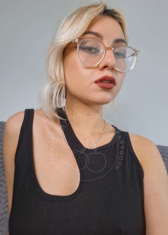 No bra club.✨