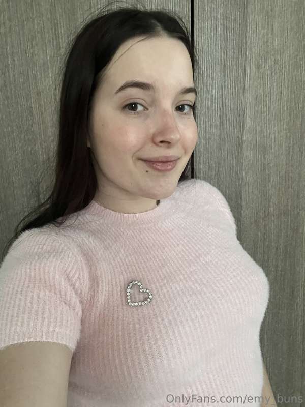 It's cold outside, we need to dress warmer🥰But, uh😈