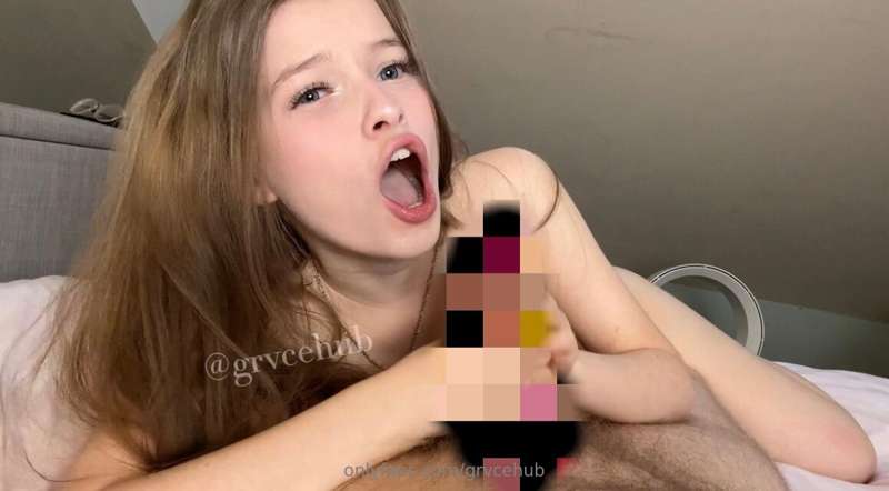Intense messy, sloppy BJ💦 He RUINED my makeup hehe >:)Contai..