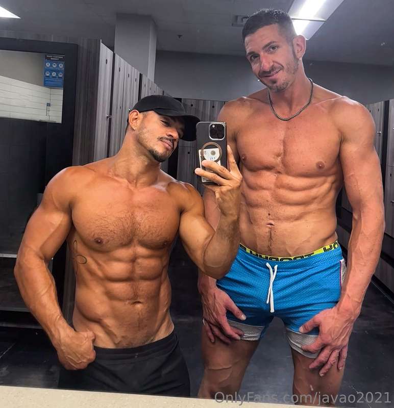 Yea, just what you were thinking 😈 he is HUGE everywhere 😜🔥 ..