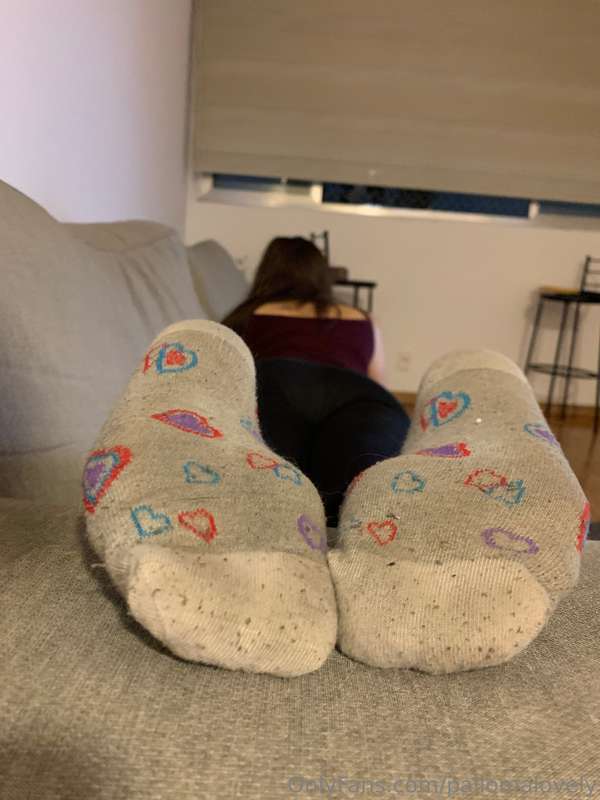 nao via a hora de chegar do trabalho e exibir minhas solas a..