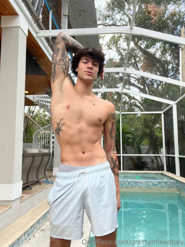 Prettymixedboy