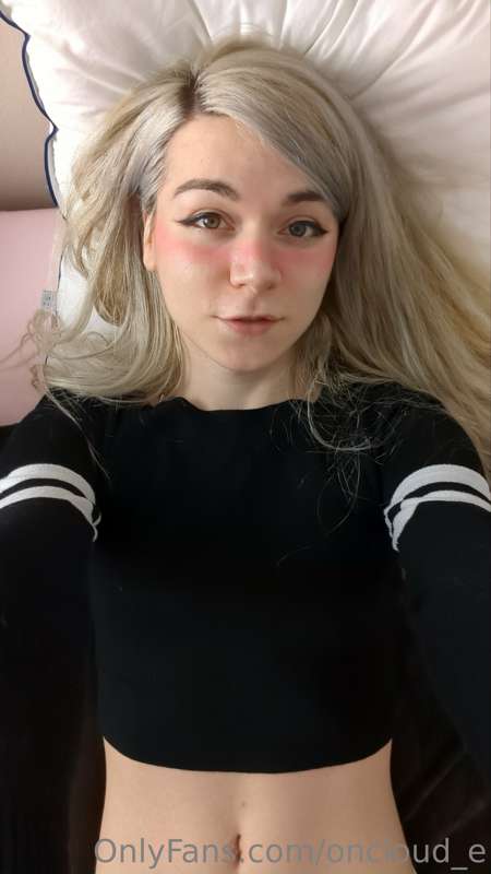 hai *gl0mps u* >:3