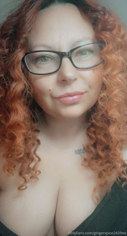 In a bossy mood today ... where are my paypigs