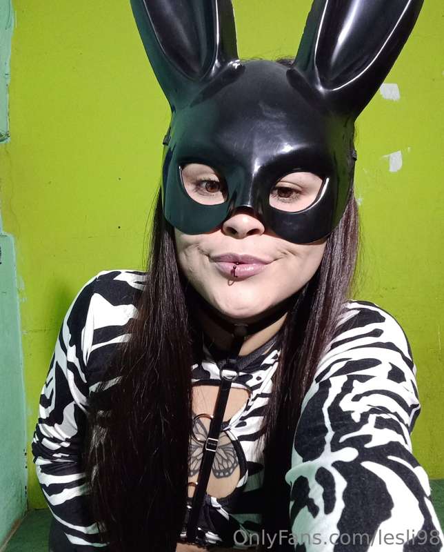 A naughty girl over here😈
do you dare to play?🔥
https://only..