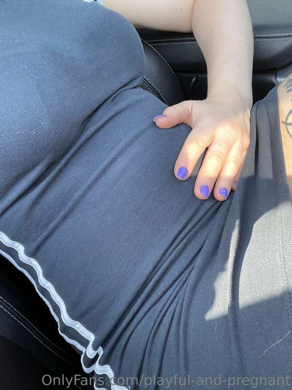 playful-and-pregnant