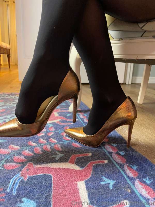 May Need A HandGetting out of these stockings 🙈