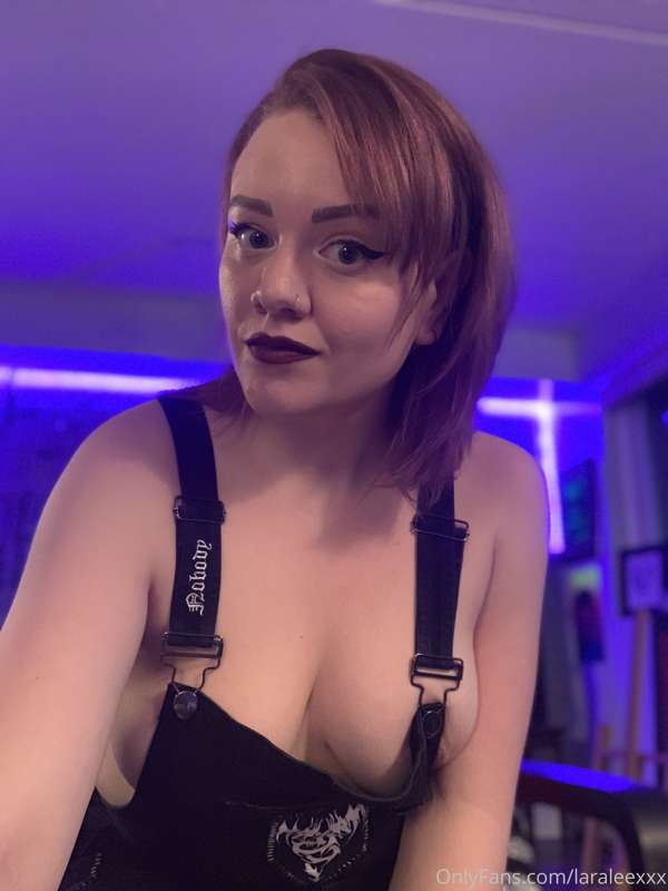 Swipe for less clothing ——>😉