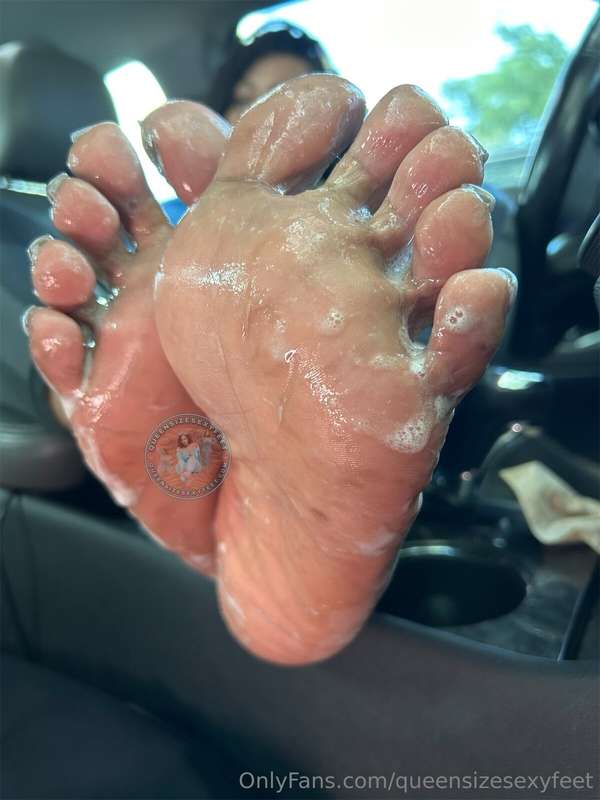 queensizesexyfeet