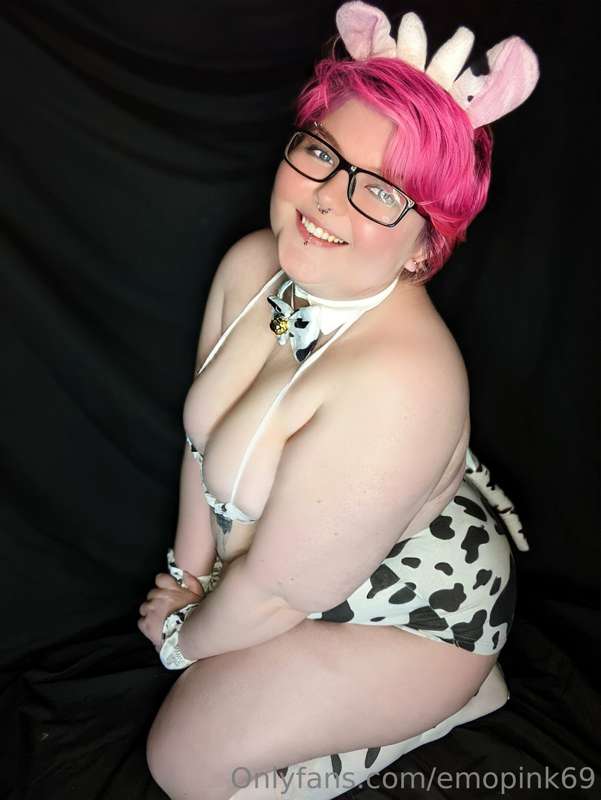 Pink-haired tease with a JOI wink!! your amateur fantasy com..