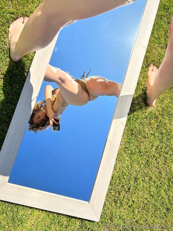 POV: You dropped something…Me 😇And yes, I bend like that 😅